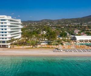 Isla Brown Corinthia