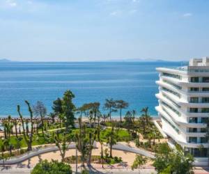 Isla Brown Corinthia