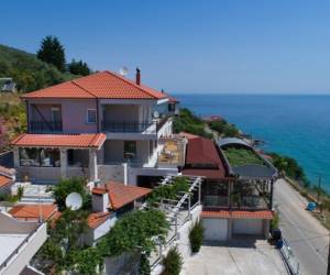 Agorastos Suites